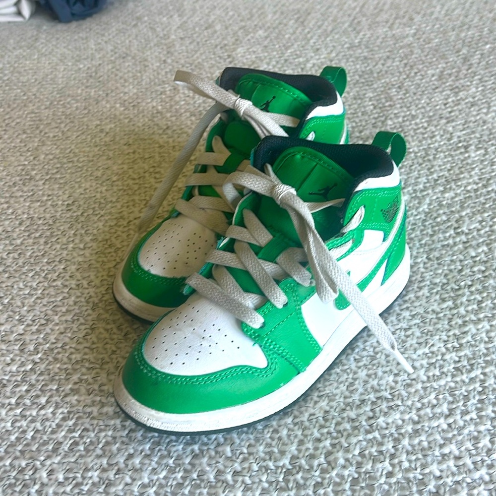 Nike Kids Shoes Green and White